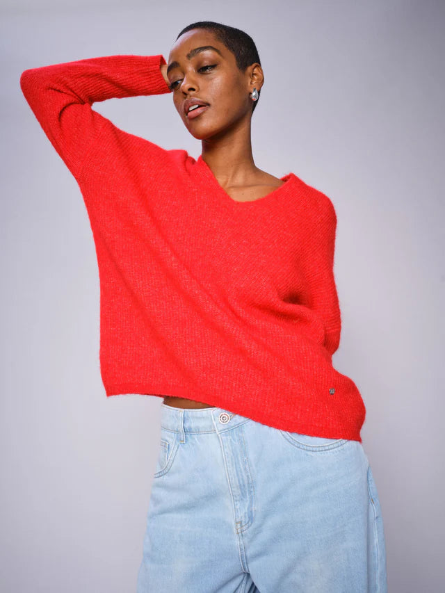Thora V Neck Knit Red