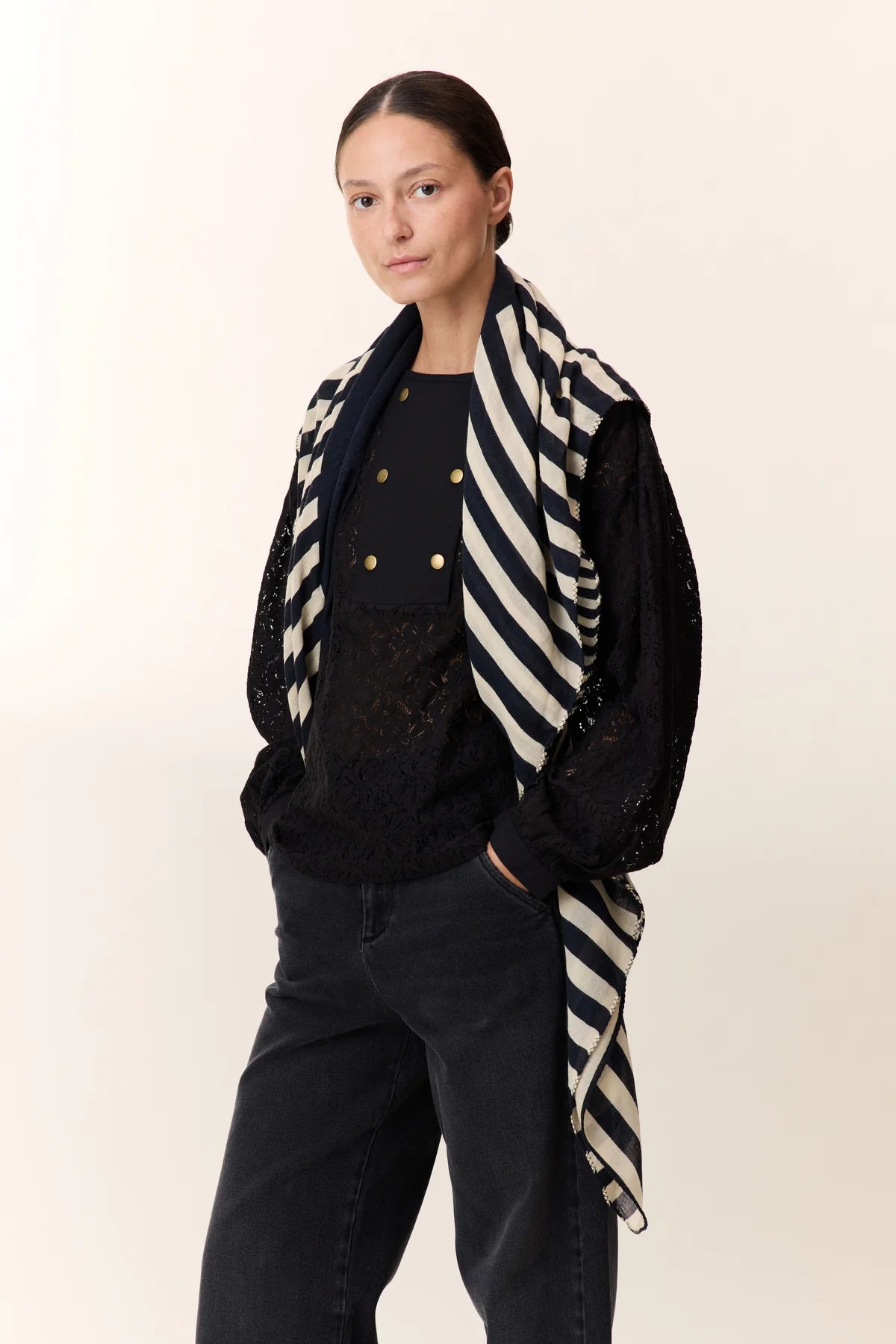 EMILE LINES SCARF BLACK IRIS