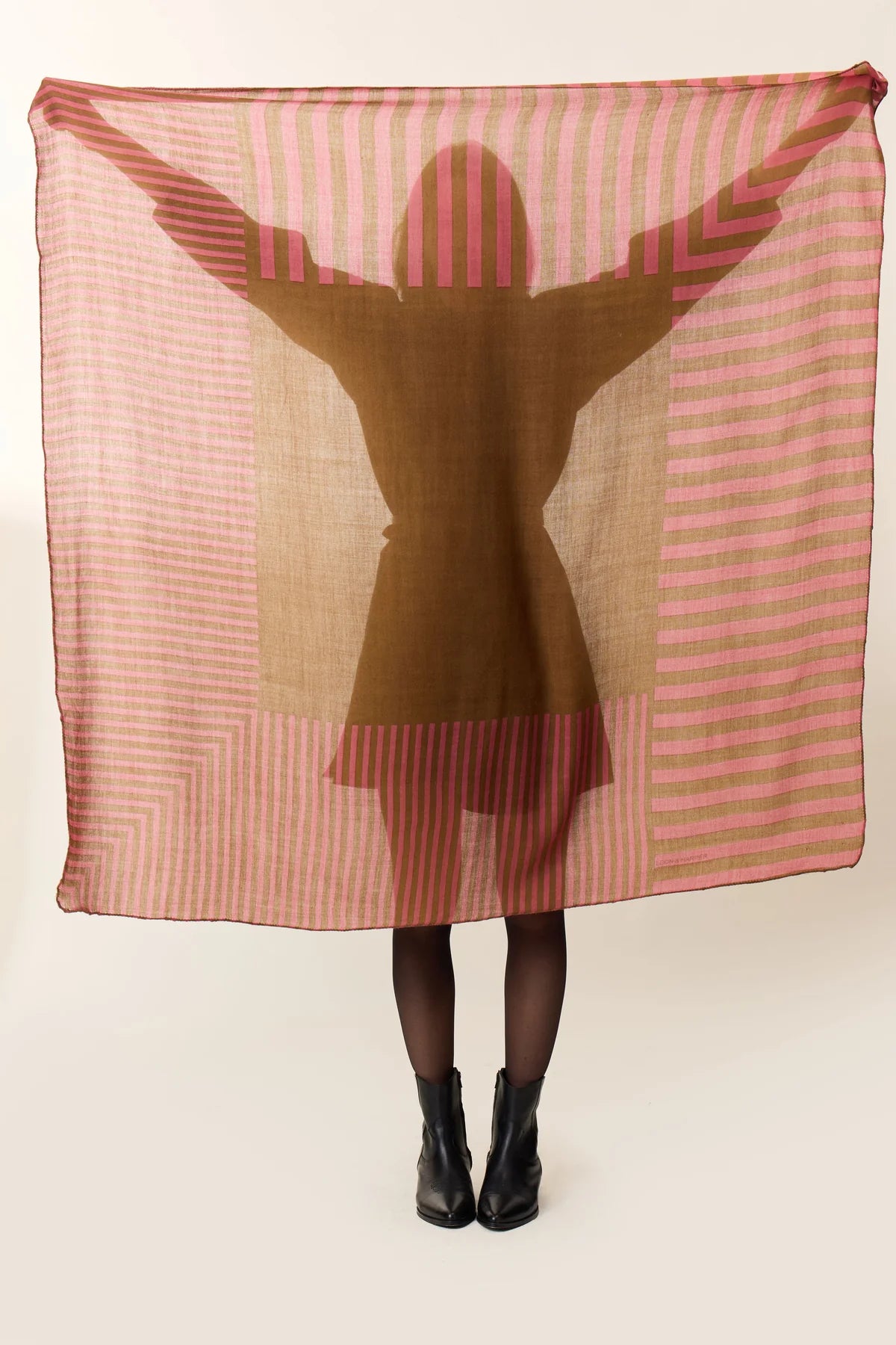 EMILE LINES SCARF KHAKI