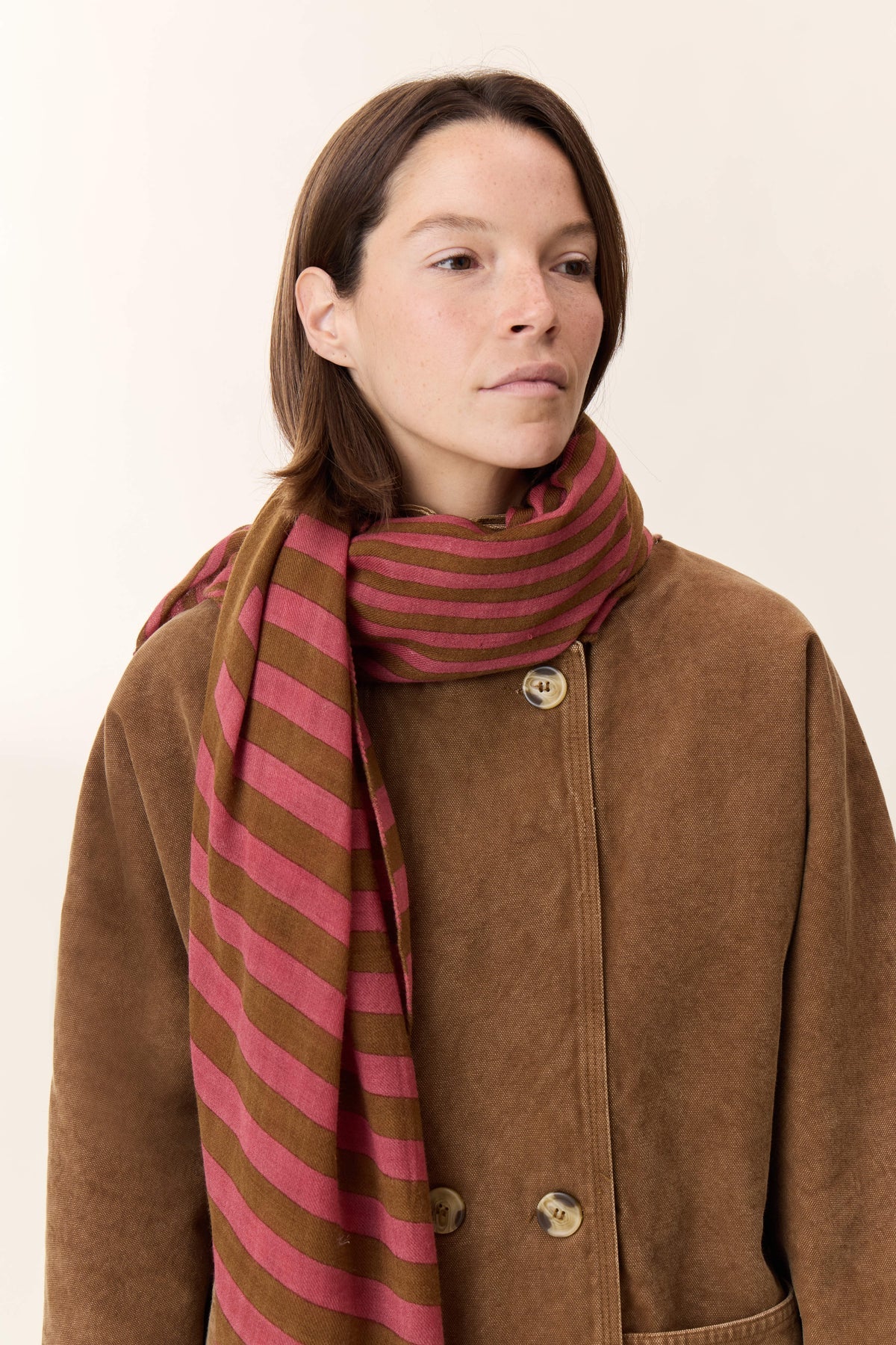 EMILE LINES SCARF KHAKI