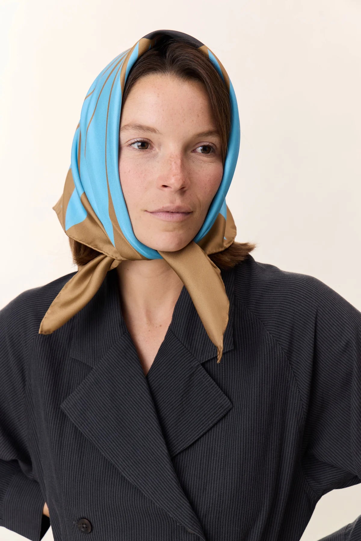 ERNEST FLOWER SCARF SKY