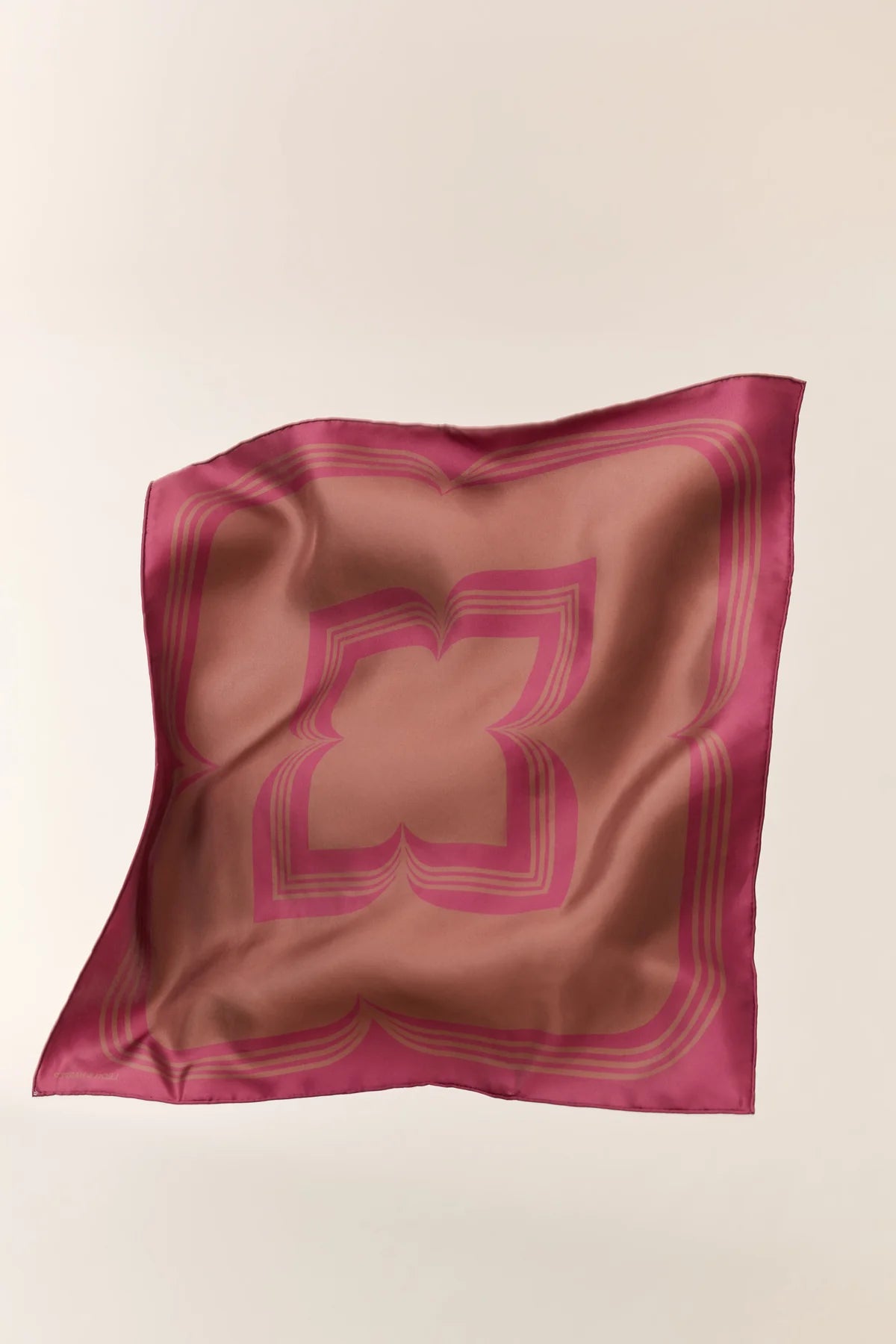 ERNEST SEVEN SCARF RED