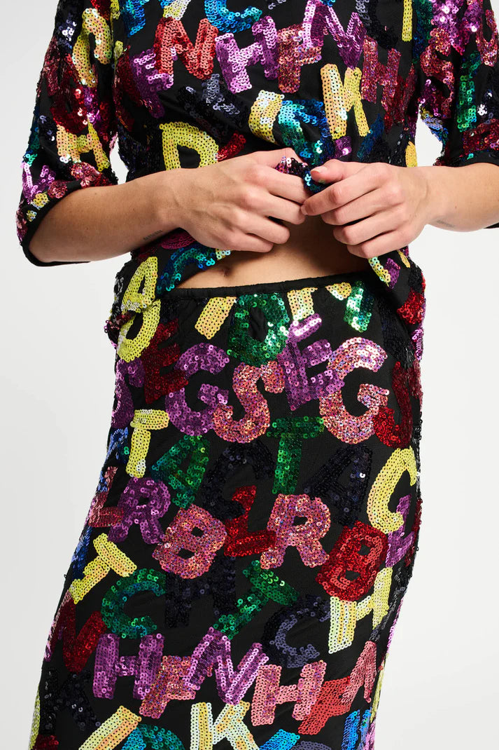 Skirt Splashing Letters