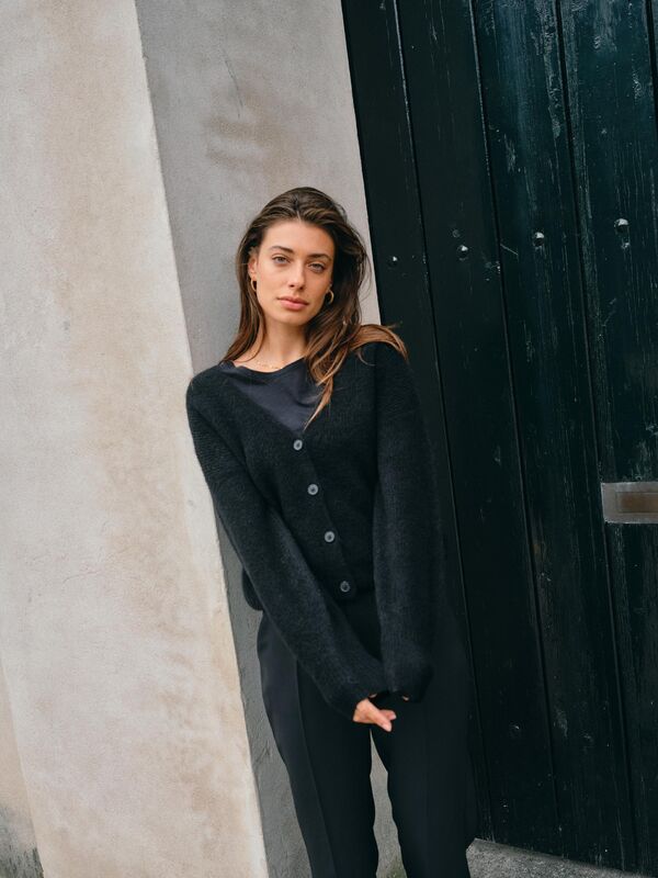Thora V Neck Knit Cardigan Phanthom