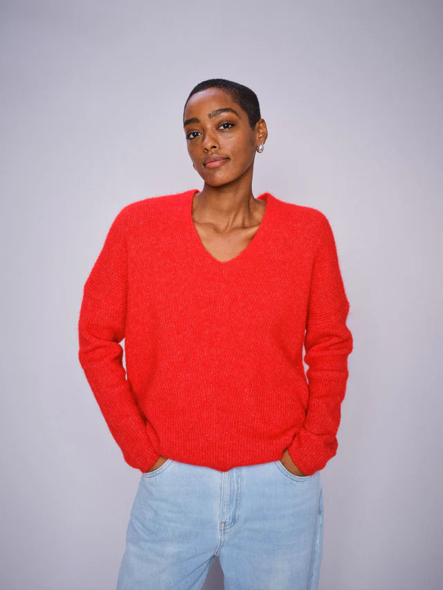 Thora V Neck Knit Red