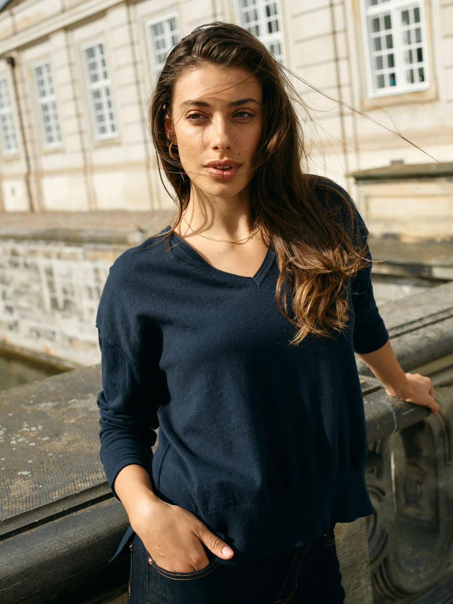 Tani V Neck Knit Navy