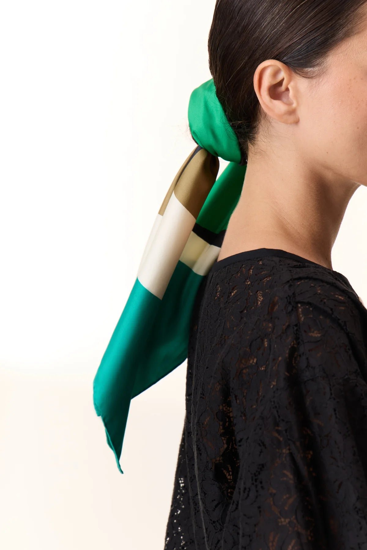 ERNEST ROUND SCARF GREEN