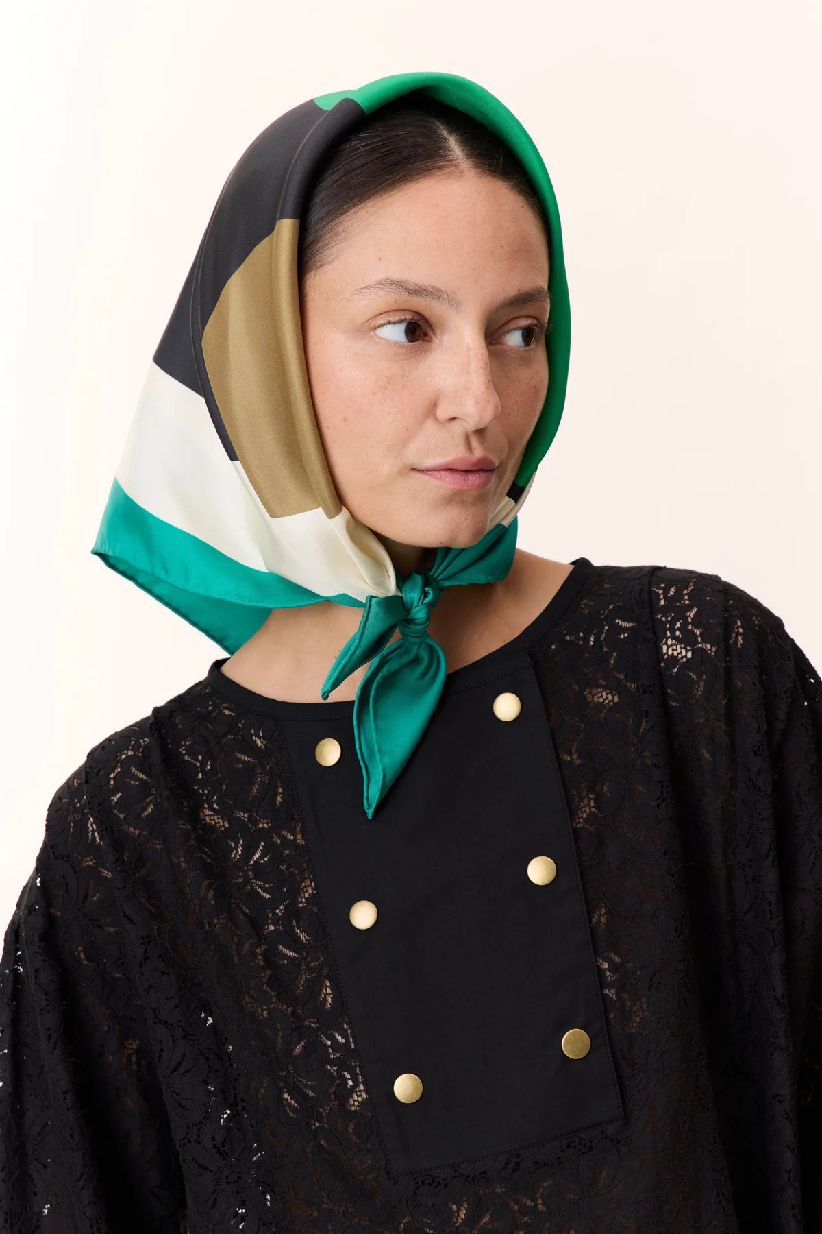 ERNEST ROUND SCARF GREEN