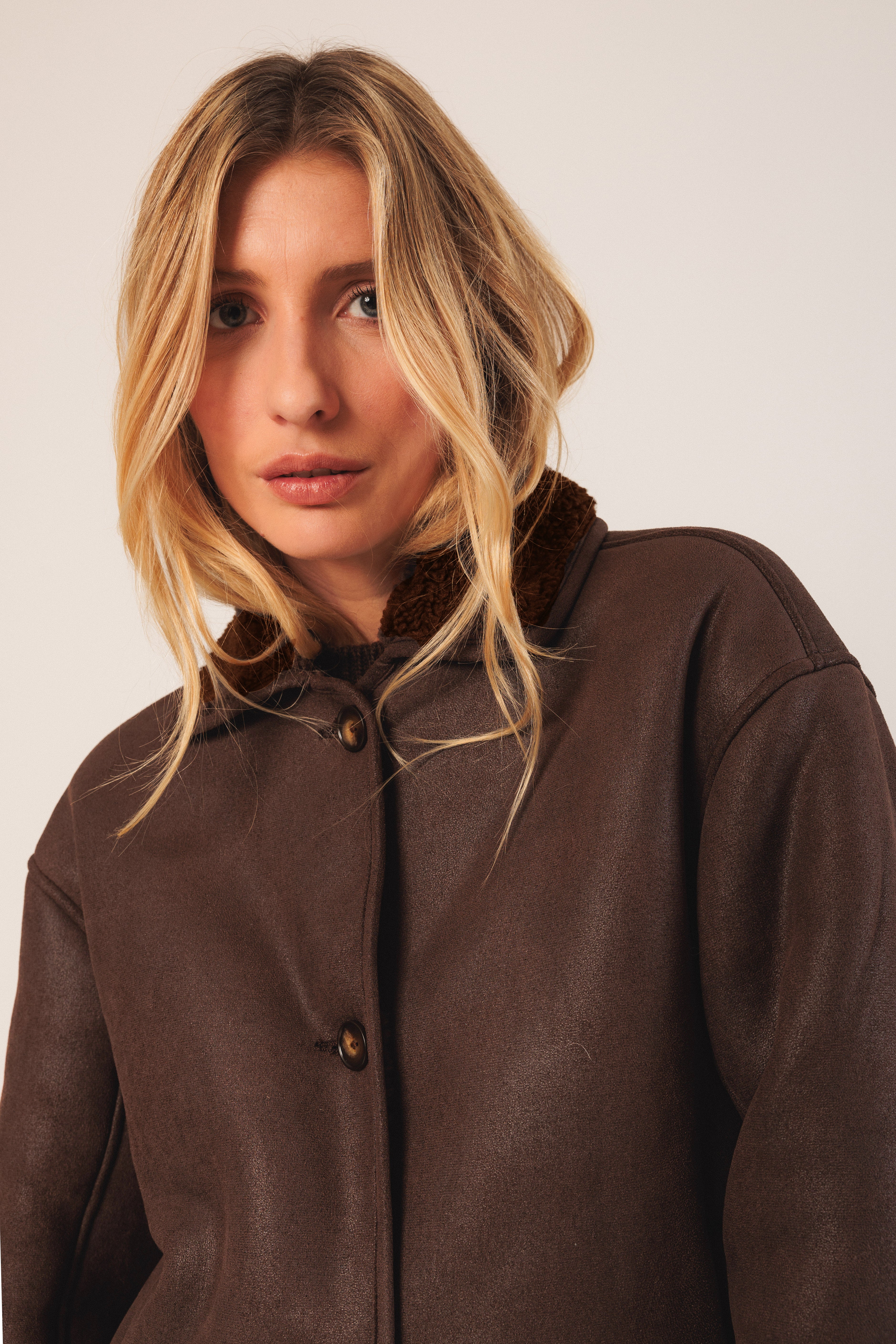 Indi and Cold Jacket Chocolate #662