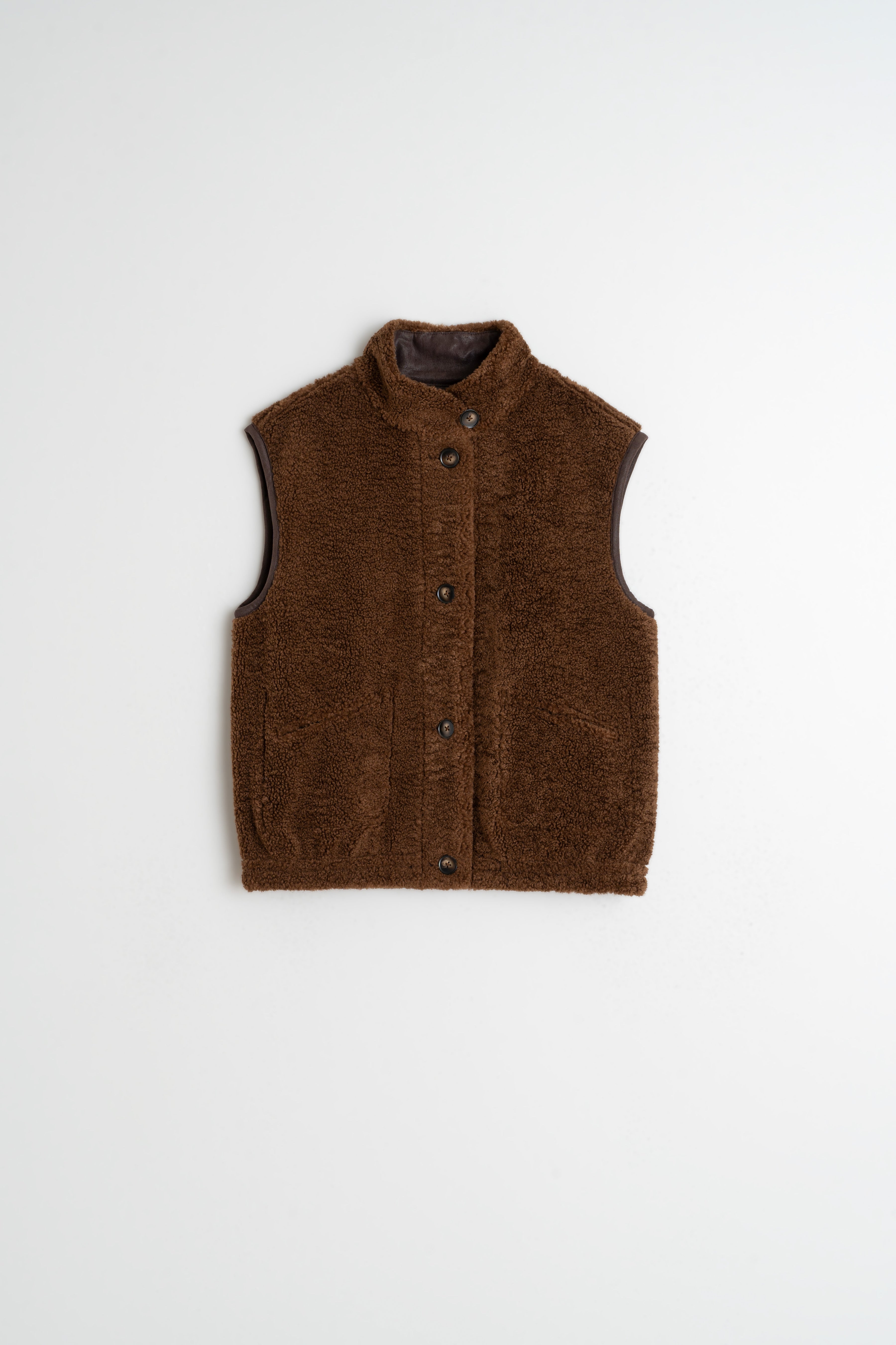 Indi and Cold Vest #671 Chocolate
