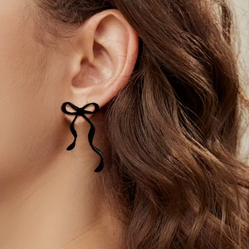 Black Bow Stud